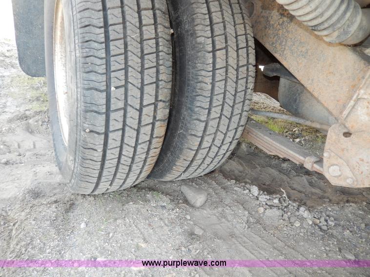 image for item H3100 1987 Toyota pickup truck