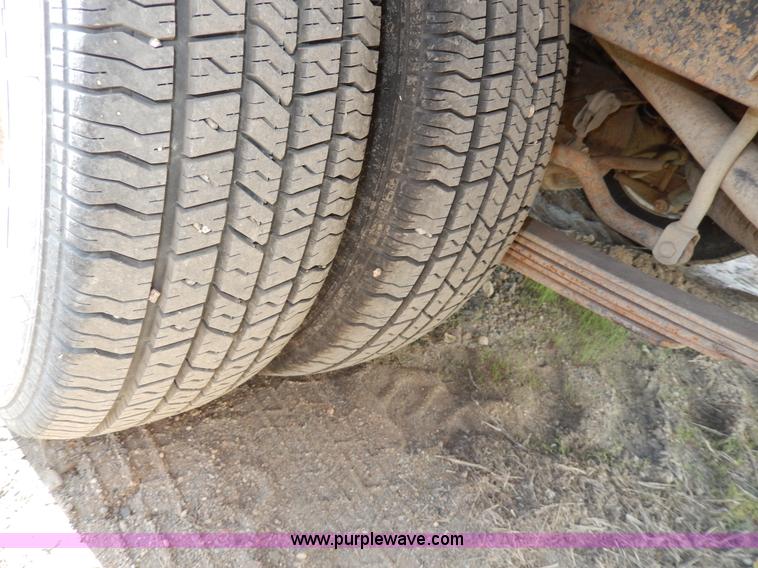 image for item H3100 1987 Toyota pickup truck