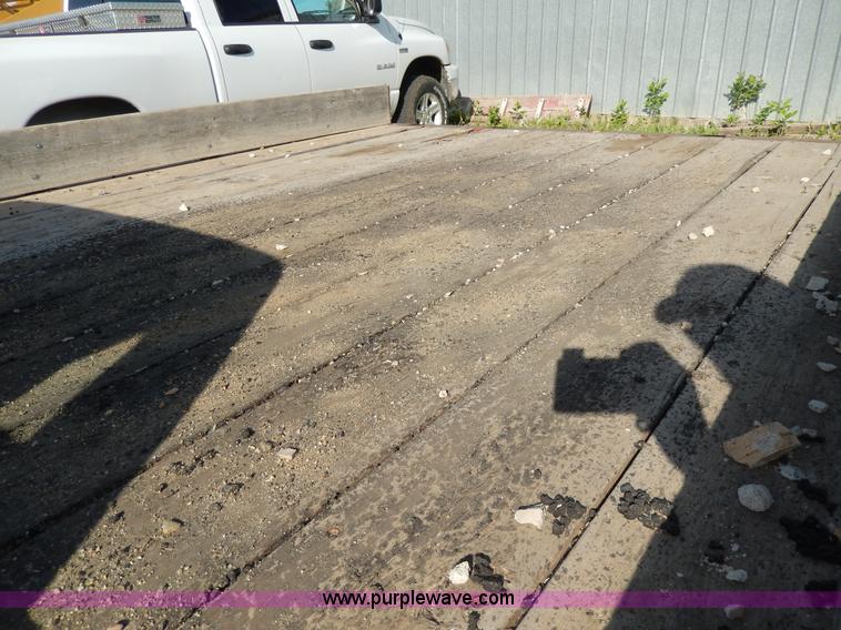 image for item H3100 1987 Toyota pickup truck