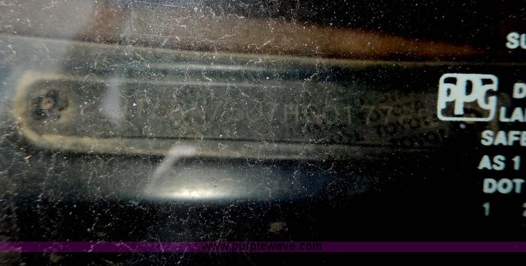 image for item H3100 1987 Toyota pickup truck