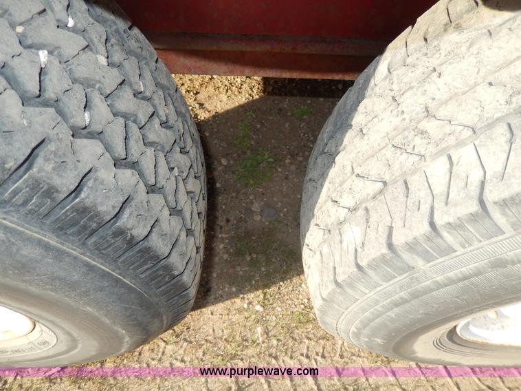 image for item H3101 1997 YMS tandem axle trailer