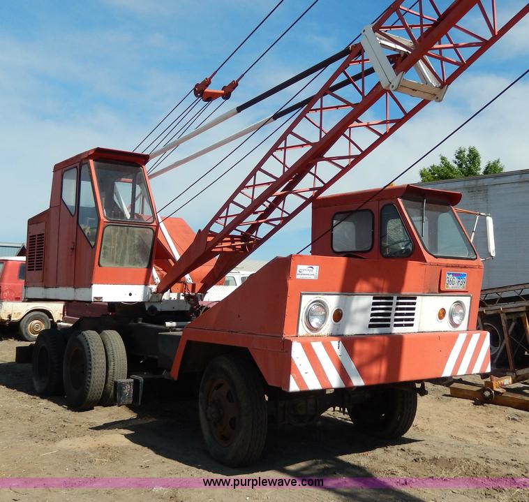 image for item H3102 1964 Bantam Schield crane truck