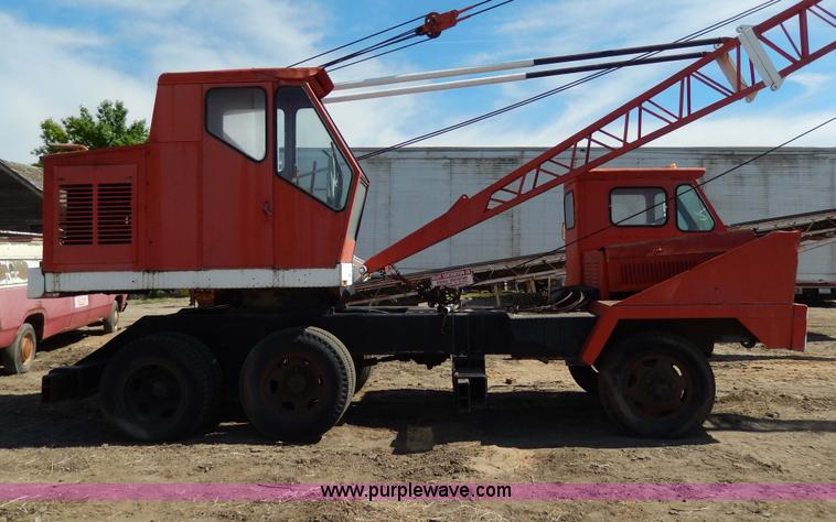 image for item H3102 1964 Bantam Schield crane truck
