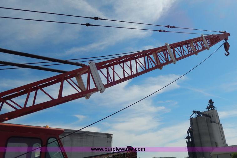 image for item H3102 1964 Bantam Schield crane truck