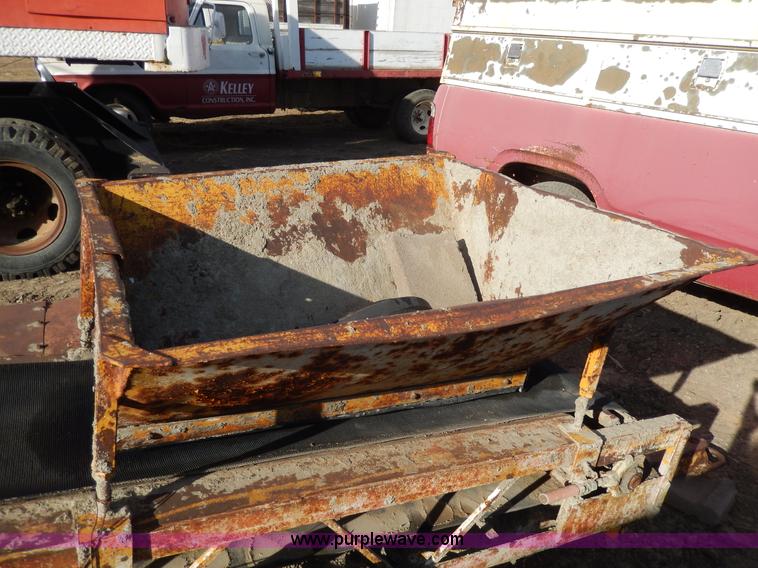 image for item H3103 Construction conveyor