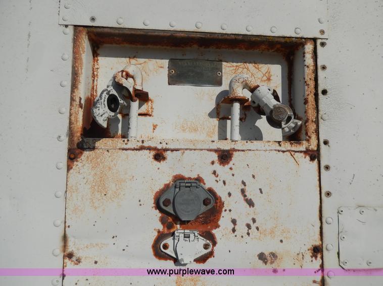 image for item H3104 1967 Trailmobile 42' dry van trailer