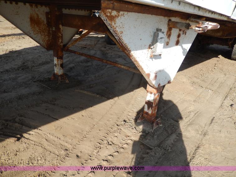 image for item H3104 1967 Trailmobile 42' dry van trailer