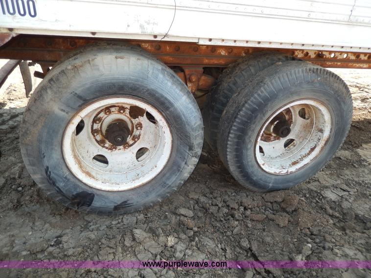 image for item H3104 1967 Trailmobile 42' dry van trailer