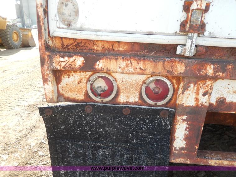 image for item H3104 1967 Trailmobile 42' dry van trailer