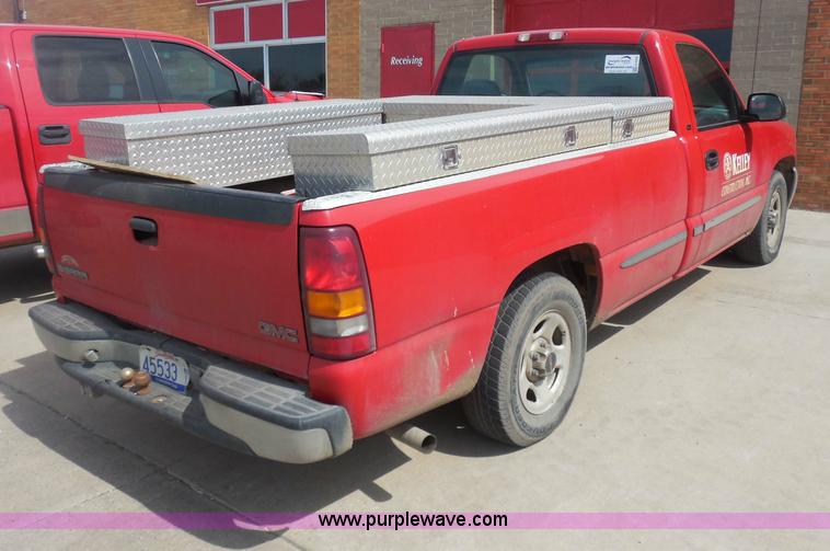 image for item H3509 2001 GMC Sierra 1500 SL pickup truck