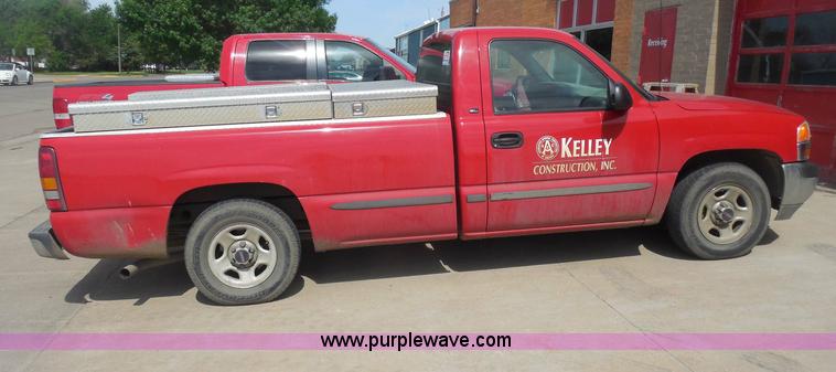 image for item H3509 2001 GMC Sierra 1500 SL pickup truck