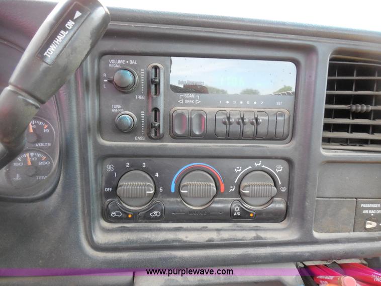 image for item H3509 2001 GMC Sierra 1500 SL pickup truck