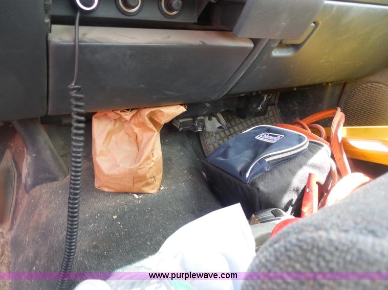 image for item H3509 2001 GMC Sierra 1500 SL pickup truck