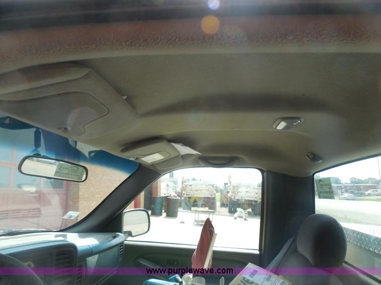 image for item H3509 2001 GMC Sierra 1500 SL pickup truck