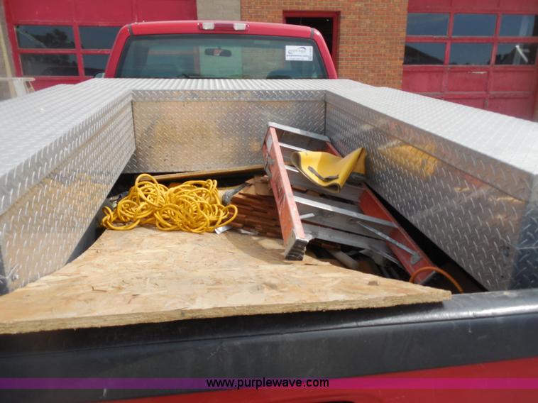 image for item H3509 2001 GMC Sierra 1500 SL pickup truck