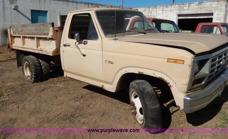 image for item I4481 1984 Ford F350 pickup truck
