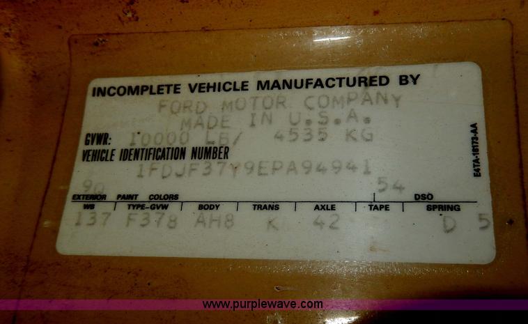 image for item I4481 1984 Ford F350 pickup truck