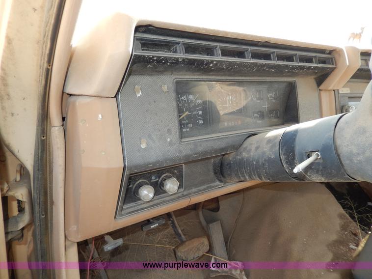 image for item I4481 1984 Ford F350 pickup truck