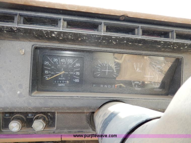 image for item I4481 1984 Ford F350 pickup truck