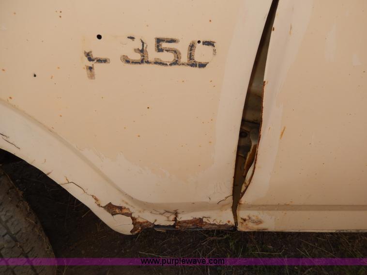 image for item I4481 1984 Ford F350 pickup truck