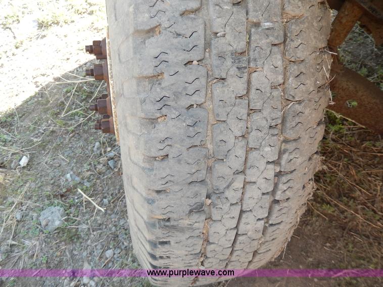 image for item I4481 1984 Ford F350 pickup truck