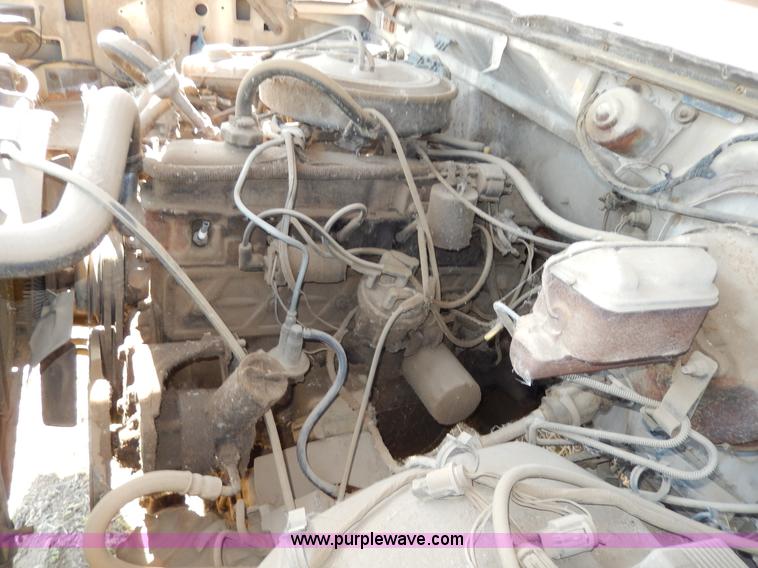 image for item I4481 1984 Ford F350 pickup truck