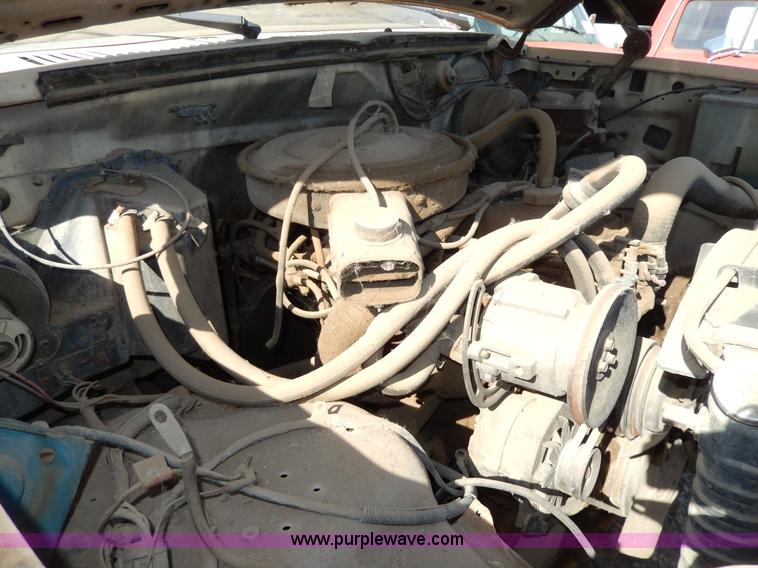 image for item I4481 1984 Ford F350 pickup truck