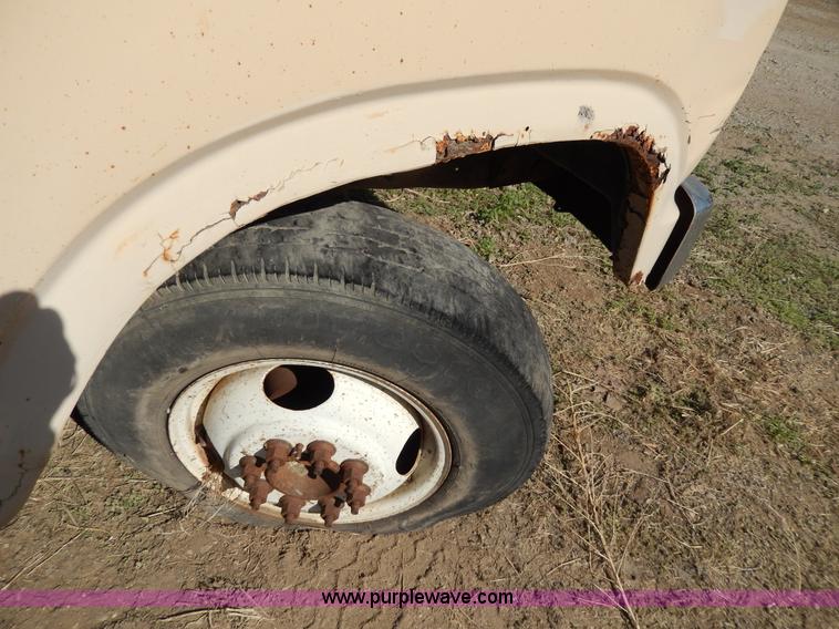 image for item I4481 1984 Ford F350 pickup truck