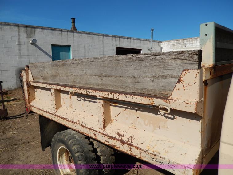 image for item I4481 1984 Ford F350 pickup truck