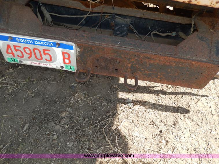 image for item I4481 1984 Ford F350 pickup truck