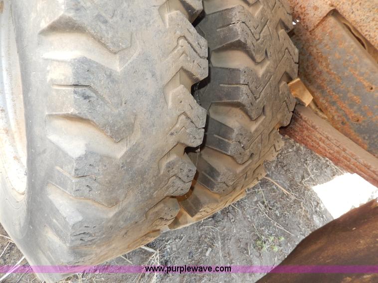 image for item I4481 1984 Ford F350 pickup truck