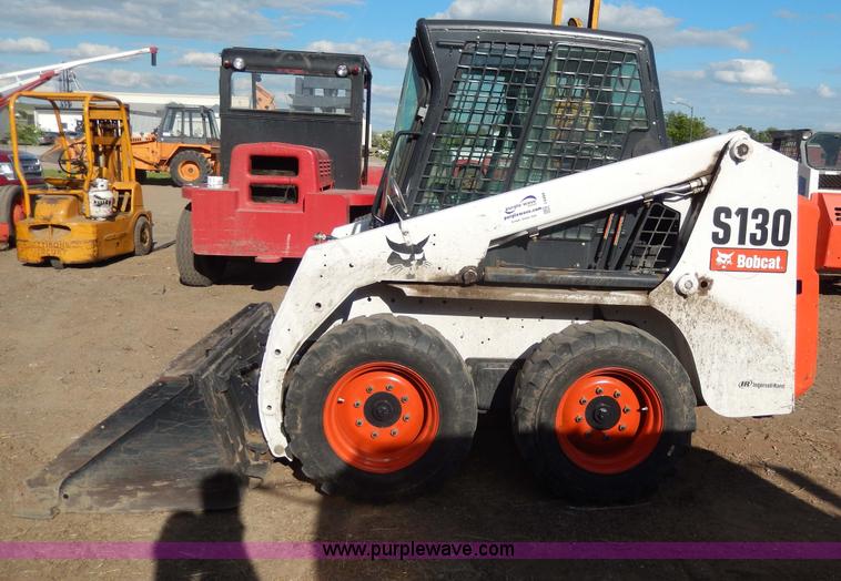 image for item I4484 2006 Bobcat S130 skid steer