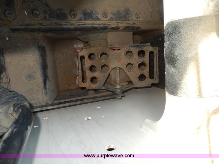 image for item I4484 2006 Bobcat S130 skid steer