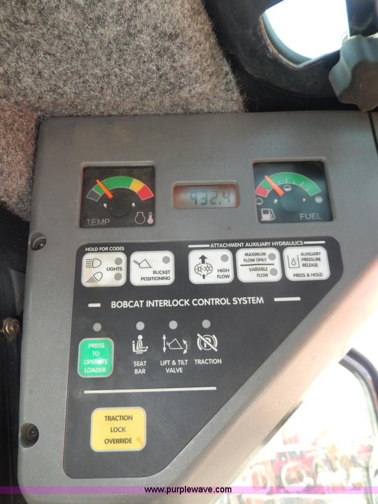 image for item I4484 2006 Bobcat S130 skid steer