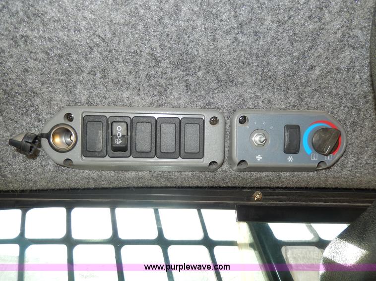 image for item I4484 2006 Bobcat S130 skid steer