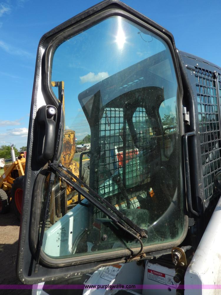 image for item I4484 2006 Bobcat S130 skid steer