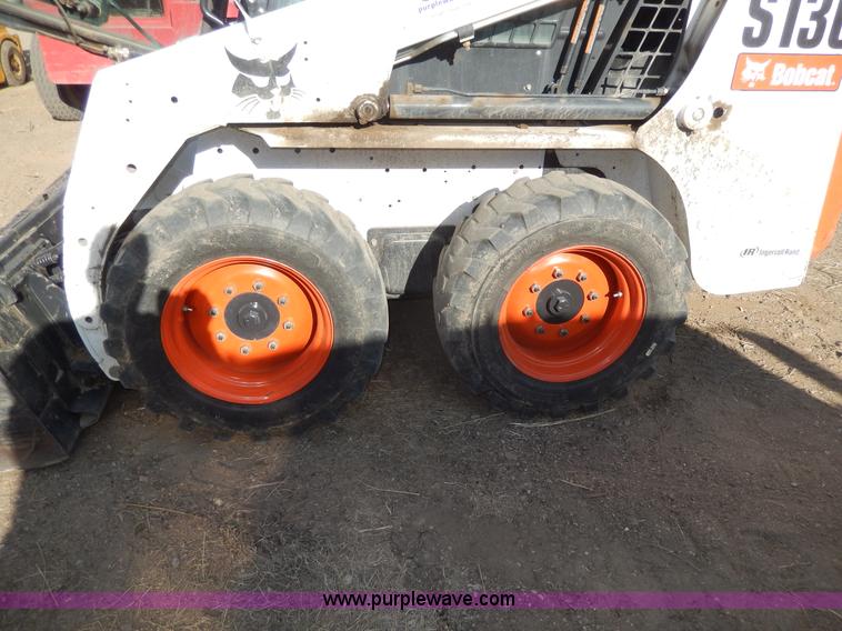 image for item I4484 2006 Bobcat S130 skid steer