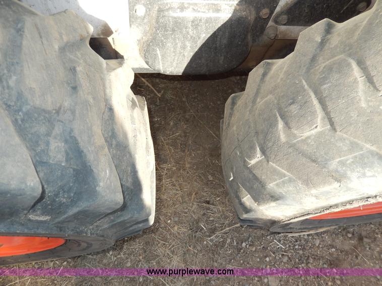 image for item I4484 2006 Bobcat S130 skid steer