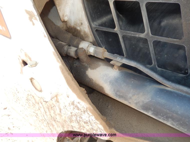 image for item I4484 2006 Bobcat S130 skid steer