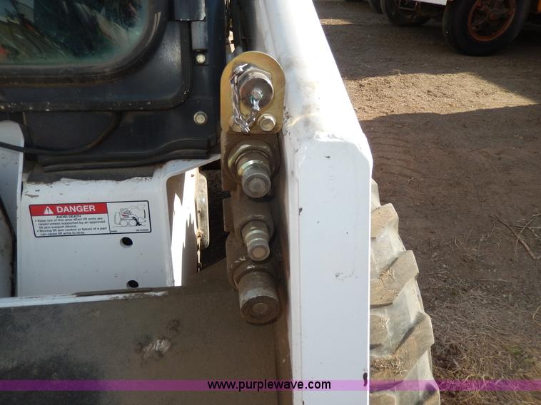 image for item I4484 2006 Bobcat S130 skid steer