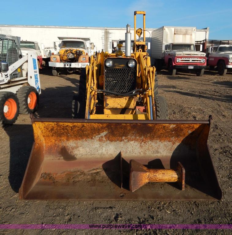 image for item I4487 1970 Case 580 Construction King tractor