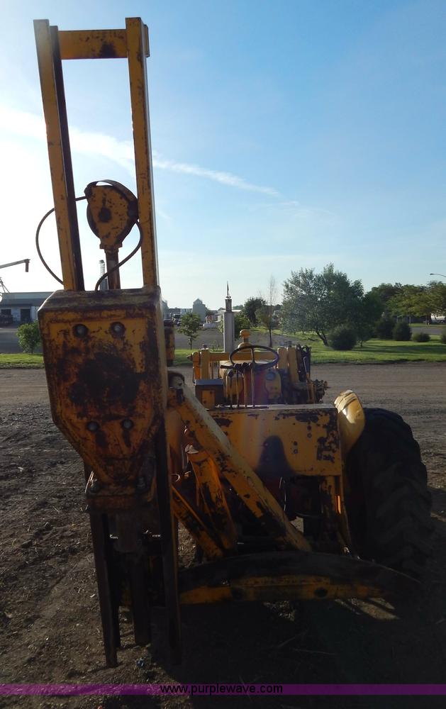 image for item I4487 1970 Case 580 Construction King tractor