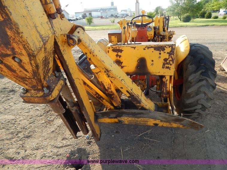 image for item I4487 1970 Case 580 Construction King tractor