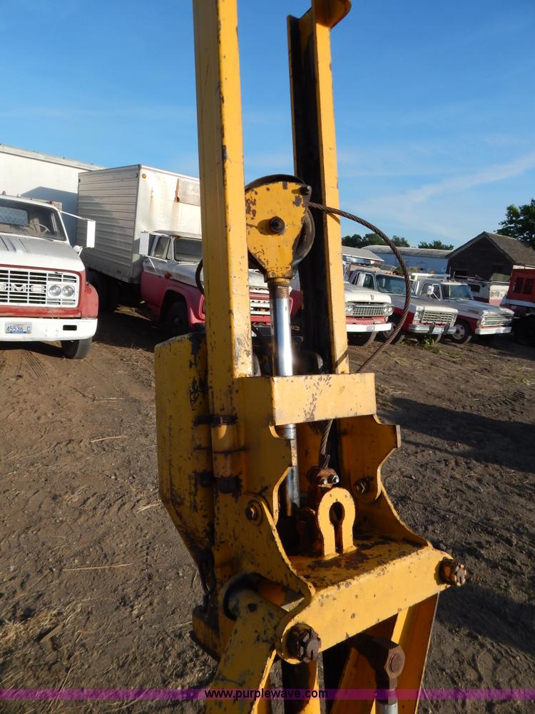 image for item I4487 1970 Case 580 Construction King tractor