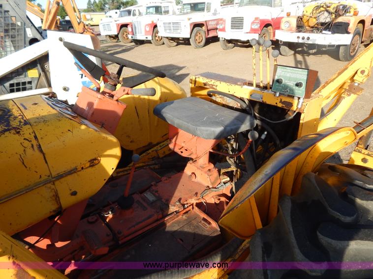 image for item I4487 1970 Case 580 Construction King tractor