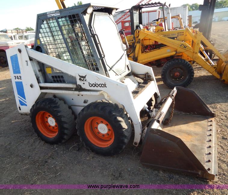 image for item I4490 1987 Bobcat 742 skid steer