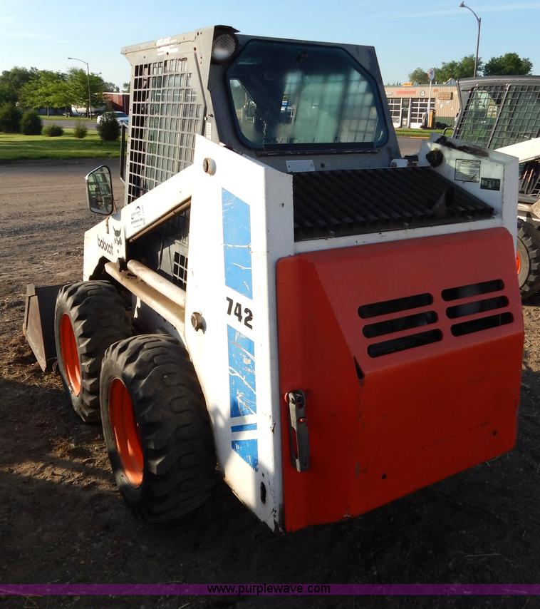 image for item I4490 1987 Bobcat 742 skid steer