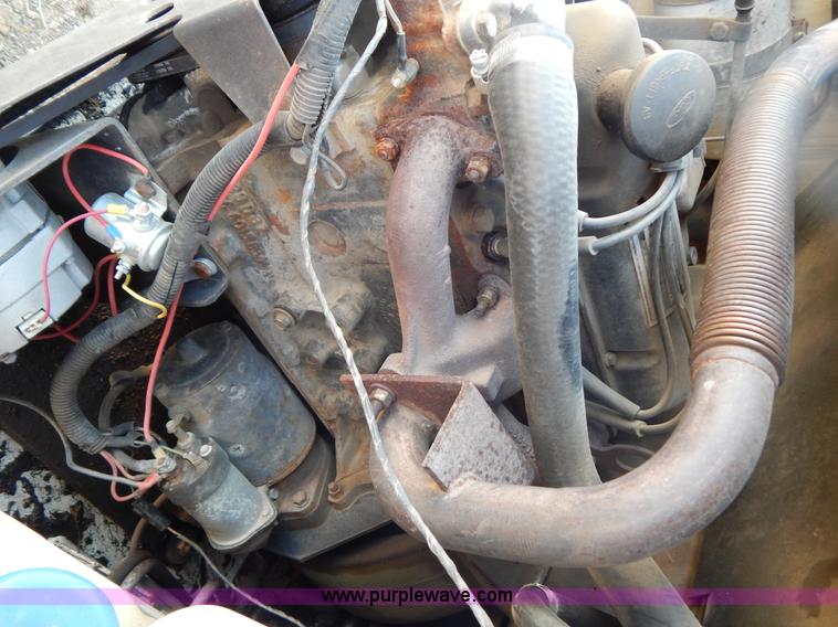 image for item I4490 1987 Bobcat 742 skid steer