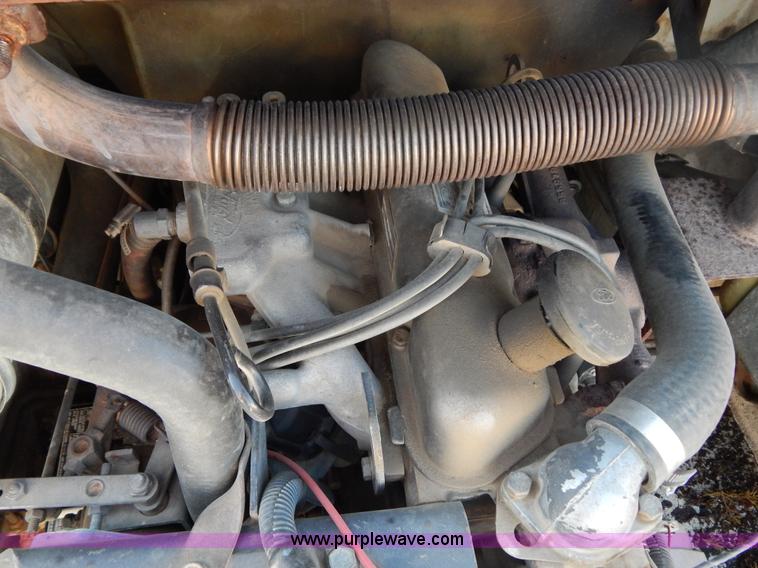 image for item I4490 1987 Bobcat 742 skid steer