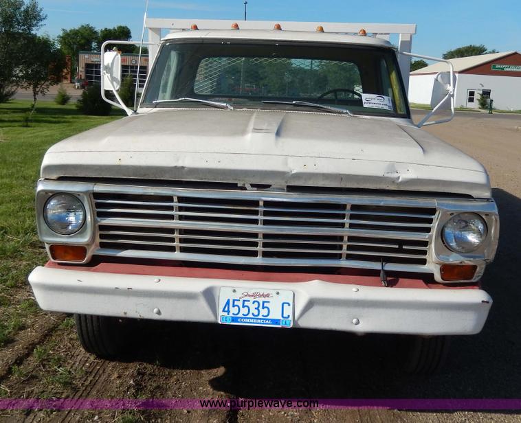 image for item I4491 1969 Ford F350 pickup truck